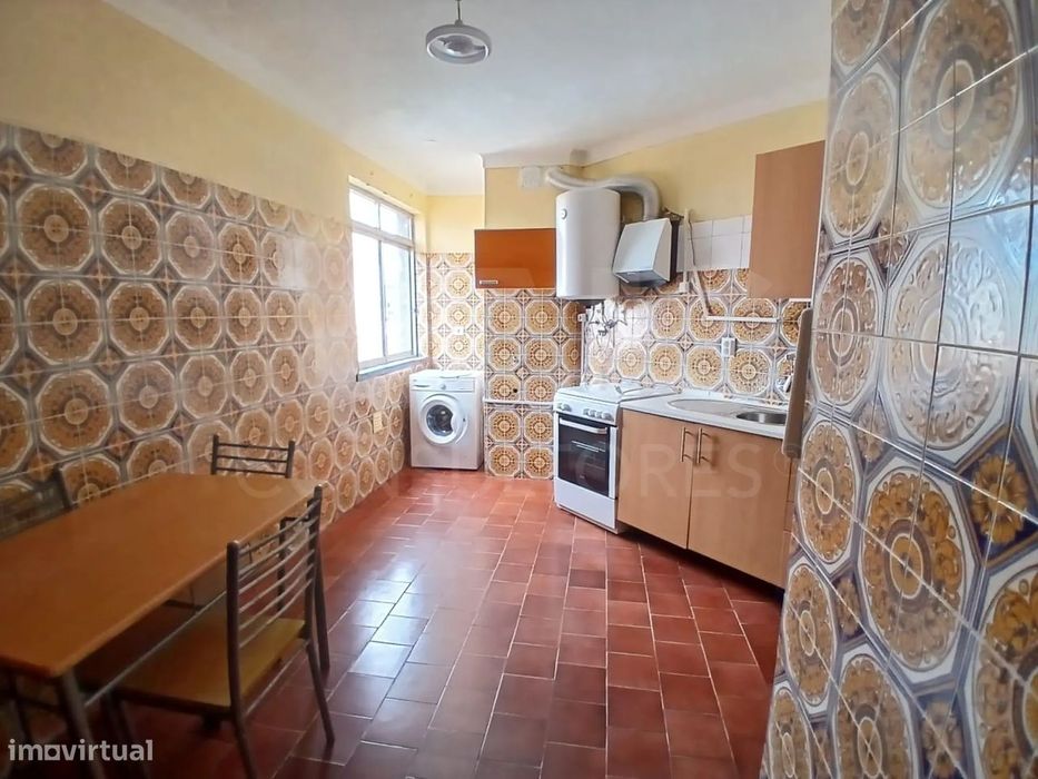 Apartamento T3 no centro das Caldas da Rainha com elevador