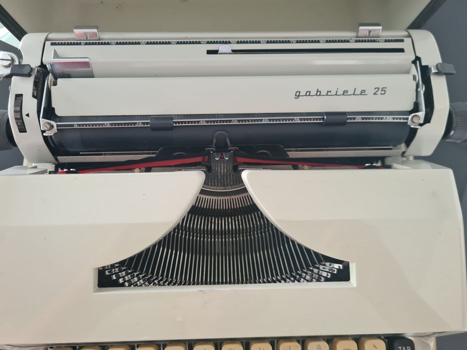 Máquina escrever ADLER gabriele 25