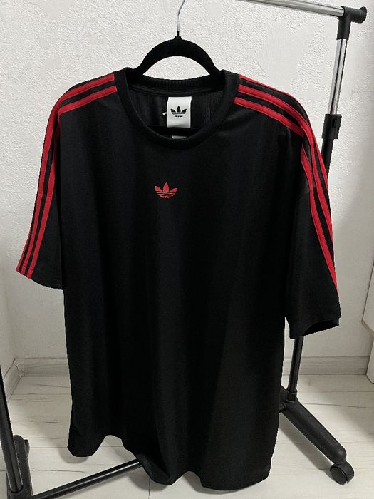 Нова Футболка ADIDAS
