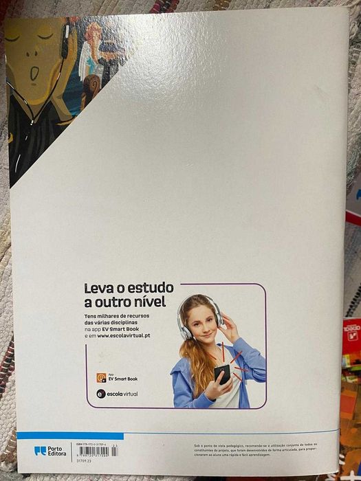 Caderno de execicios de portugu~es de 9ºano