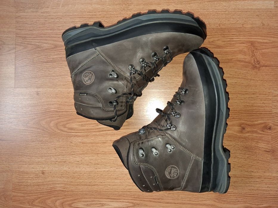 Продам LOWA Ranger III GTX. 
Оригінал.