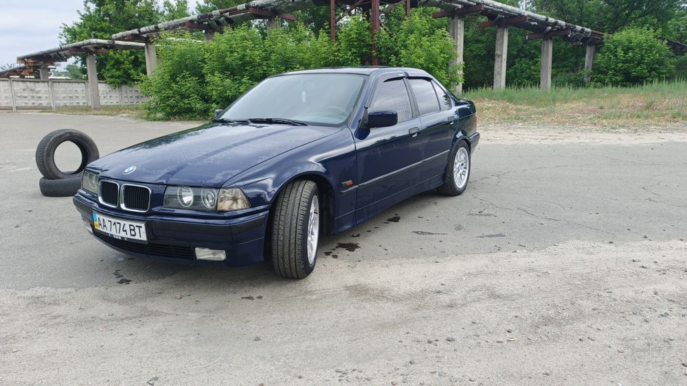 Продам Бмв е36 м50б20 АКПП