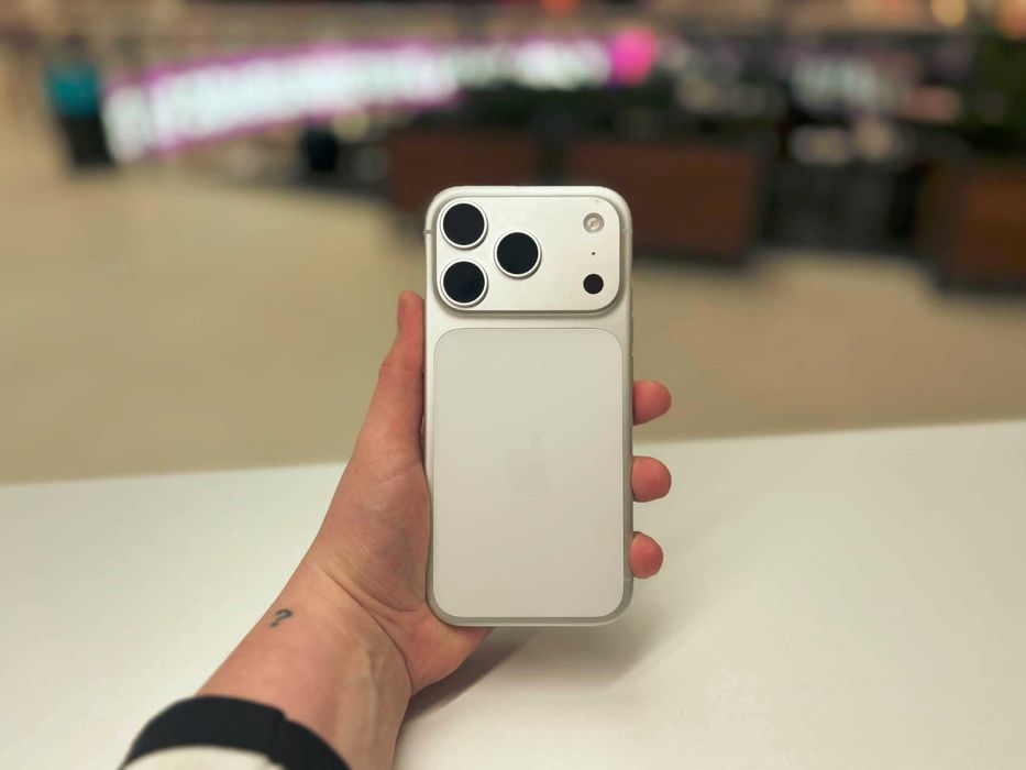 iPhone 17 Pro 256 GB Silver E-SIM | 24 lata gwarn