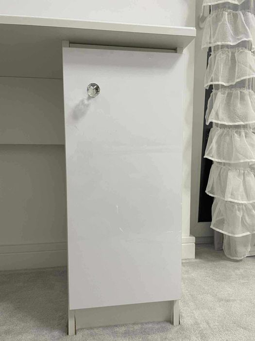 Duże białe biurko narożne