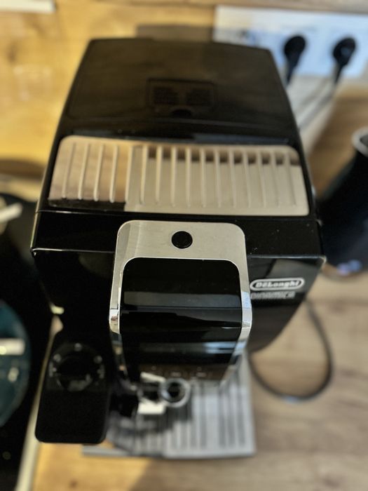 Ekspress do kawy DeLonghi Dinamica ecam 350.55B