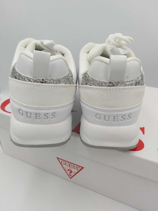 SP Nowe buty GUESS sneakersy białe monogram trampki rozmiar 39