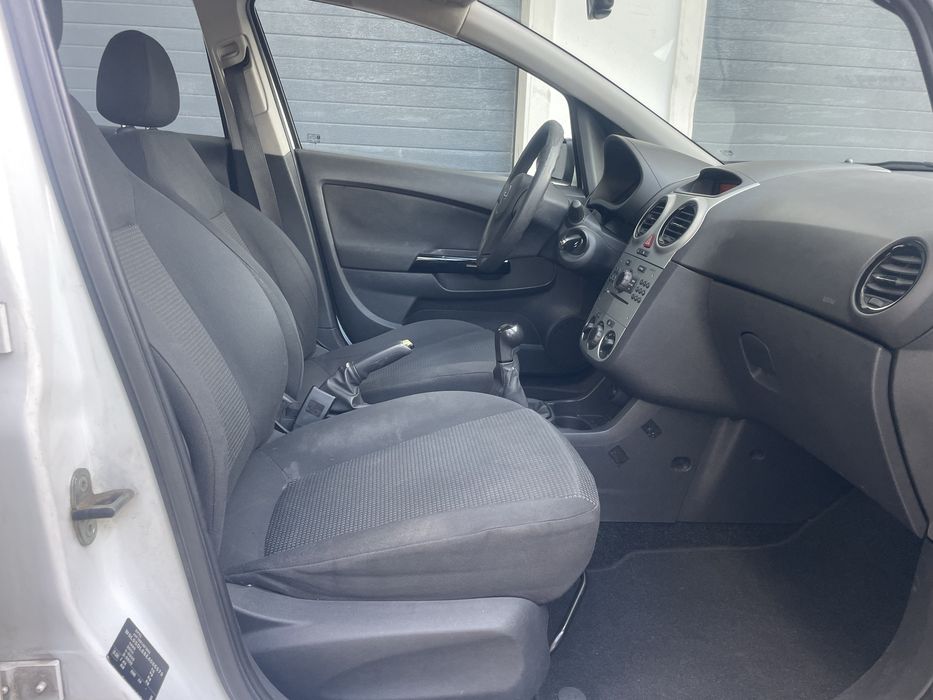 Opel Corsa — fotografia 12
