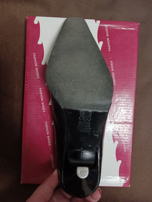 Продам кожаные туфли