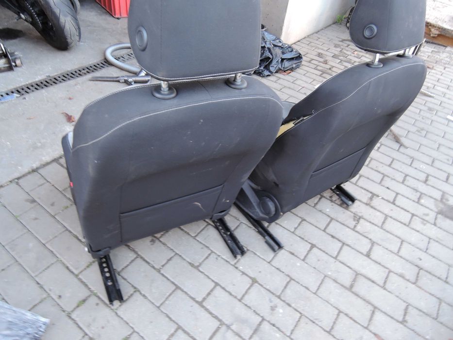 Fotel Fotele VW GOLF 7 R  komplet