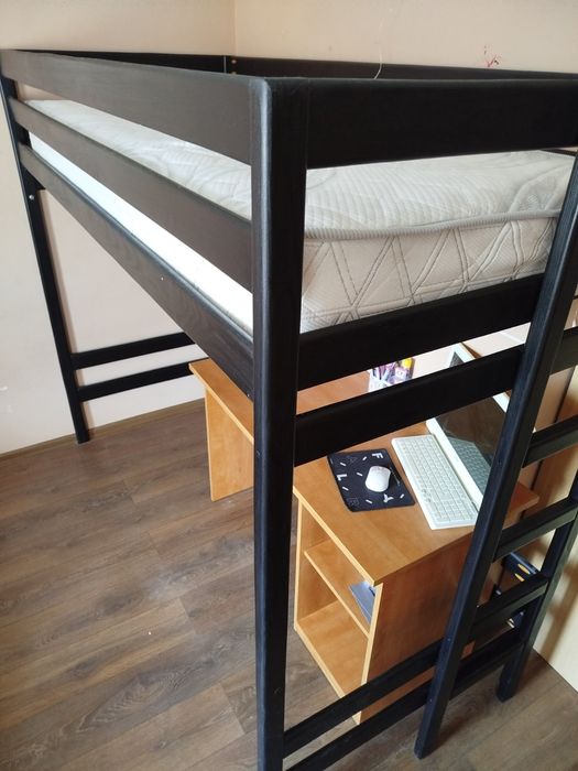 Детская двухярусная кровать с матрасом в идеальном состоянии