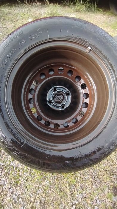 4 Pneus + Jantes Renault R15 195/65 – 80€