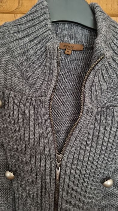 Casaco de malha, tamanho M, da marca Decenio.