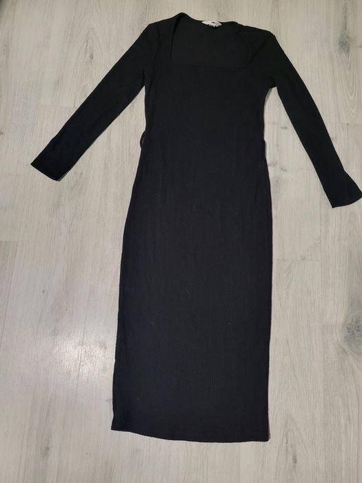 Czarna sukienka Miss Selfridge prążkowana rozm.36