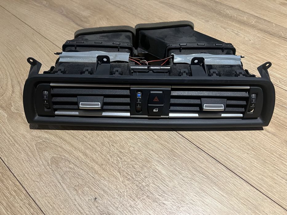 Kratka nawiewu środkowa BMW F10 F11 oryginalna