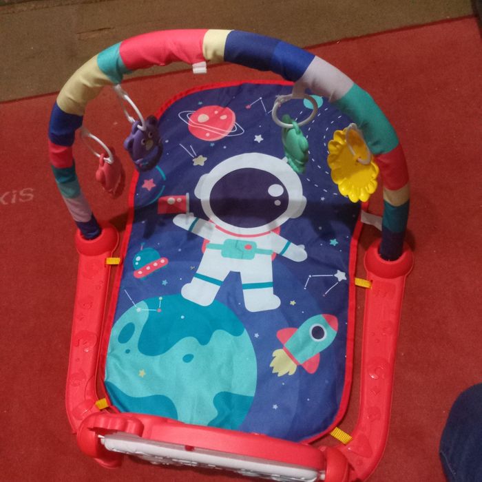 Vendo ginásio para bebe novo em caixa