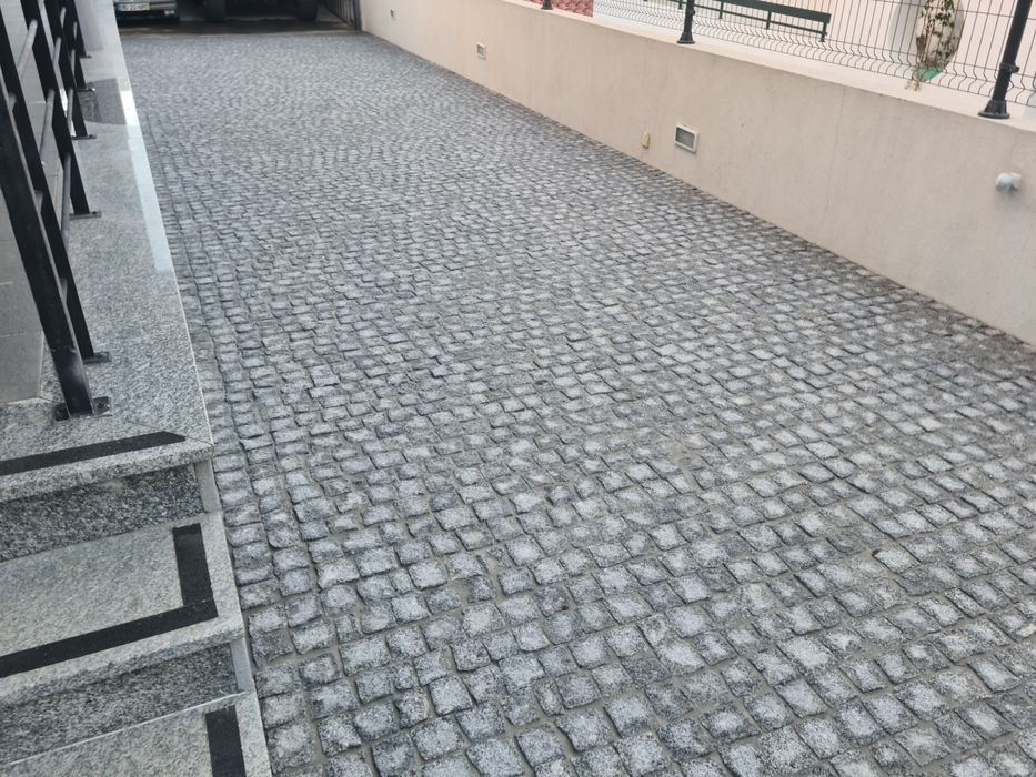 Pavimentos em granito natural