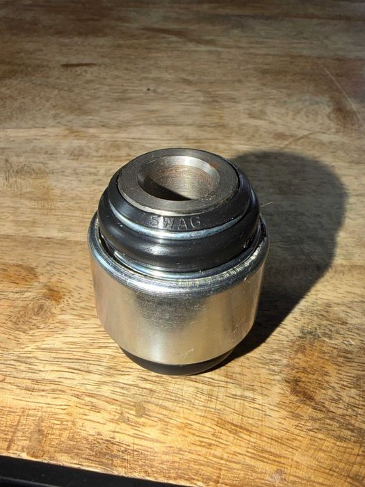 tuleja wahacza Mercedes W124/W201/W202
