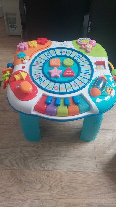 Stoliki grające dla dziecka