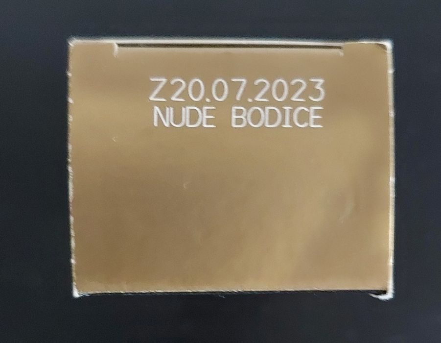 AVON Luxe Podkład matujący z bazą NUDE BODICE SPF 15 Luxe