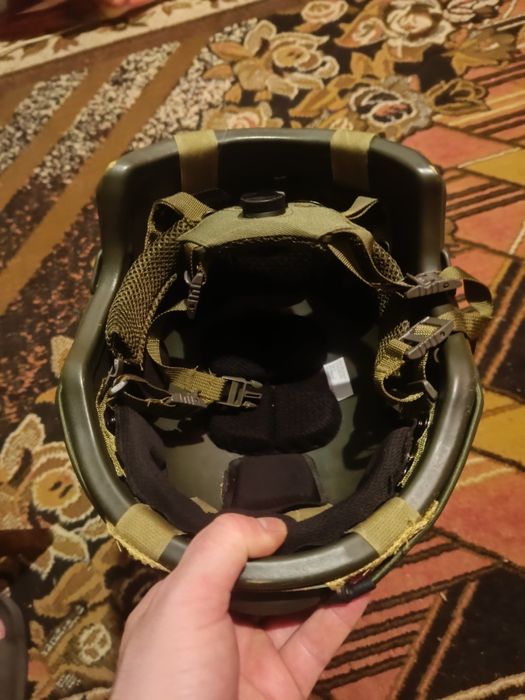 Шолом бойовий тактичний