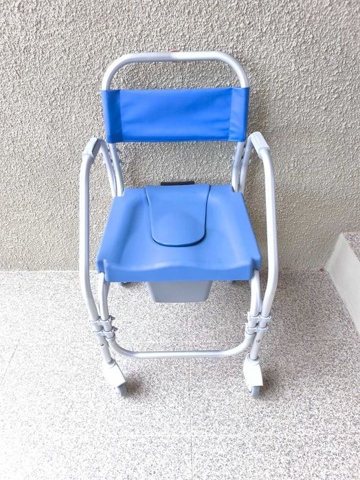 Cadeira sanitária e de banho Pacific – Ref.ª 54CDXPC46RR