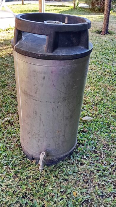 Barril de vinho / cerveja em inox com torneira