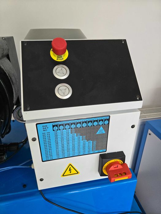 Zakuwarka warsztatowa elektryczna do węży hydraulicznych do 2 cali