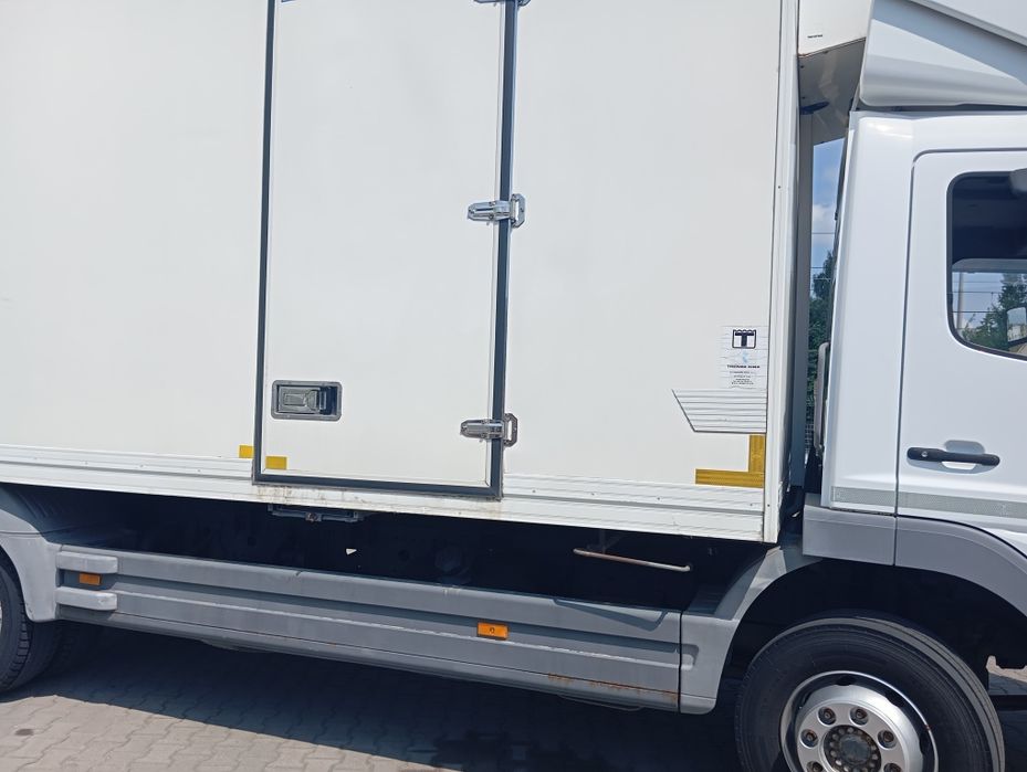 Samochód ciężarowy  Mercedes Atego  1218