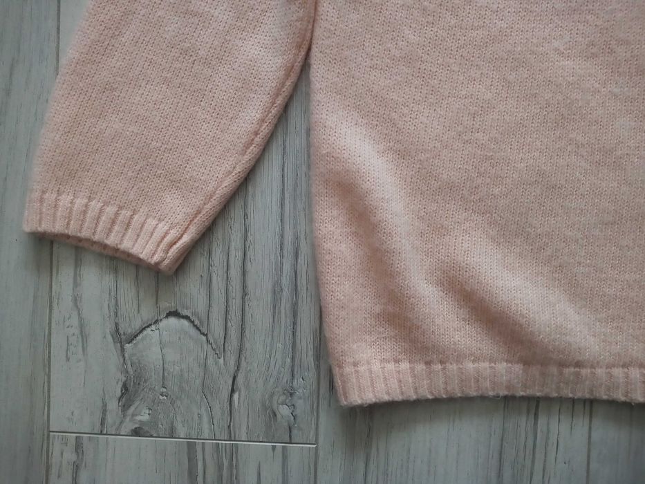 Sweter marki Mohito - 70% angora