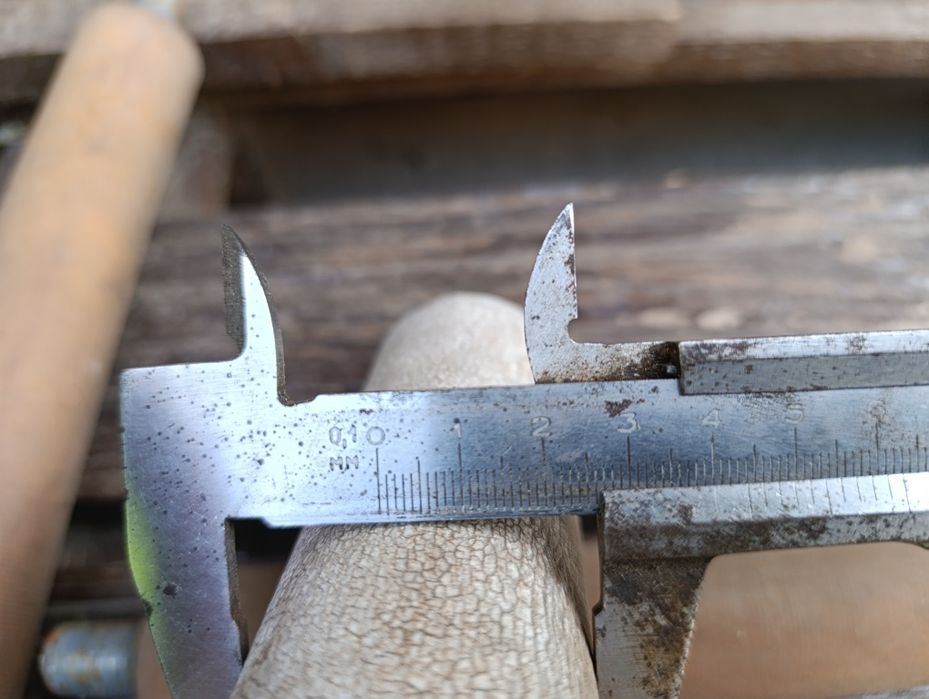 Валик резиновый металлический