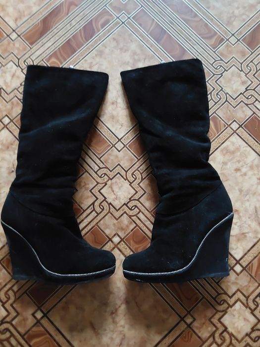 Замшевые зимние сапоги