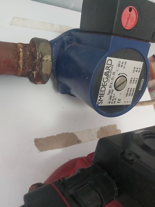 Bombas circuladoras usadas em bom estado