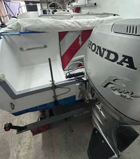 Barco Playmar 460 open, casco duplo