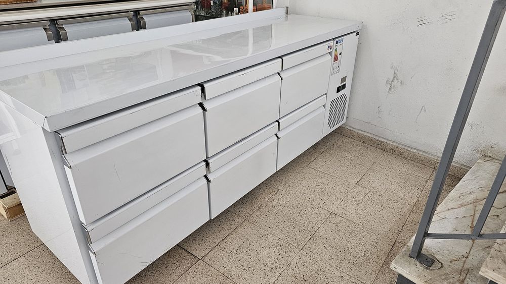 Bancada de gavetas refrigerada
