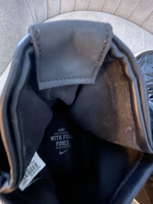 Nike Air Force 1 SE Premium czarne skora 39