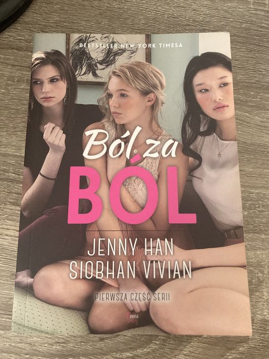 Ból za ból Jenny Han, Siobhan Vivian