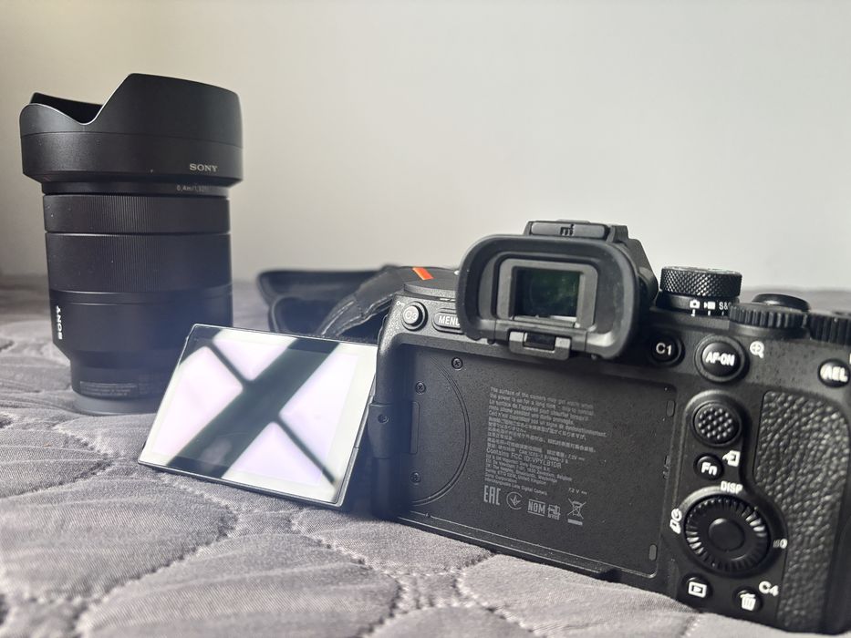 Sony A7 IV + FE 24-70 MM F4