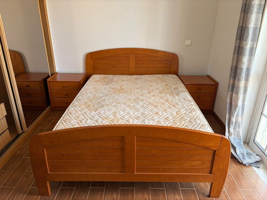 Cama de casal madeira mogno