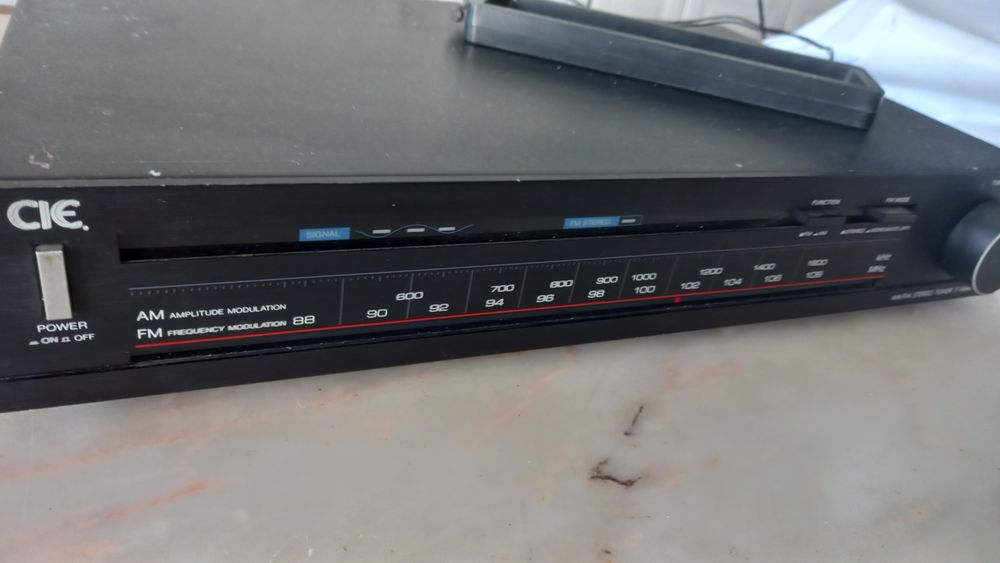 Vendo Rádio  CIE muito barato.