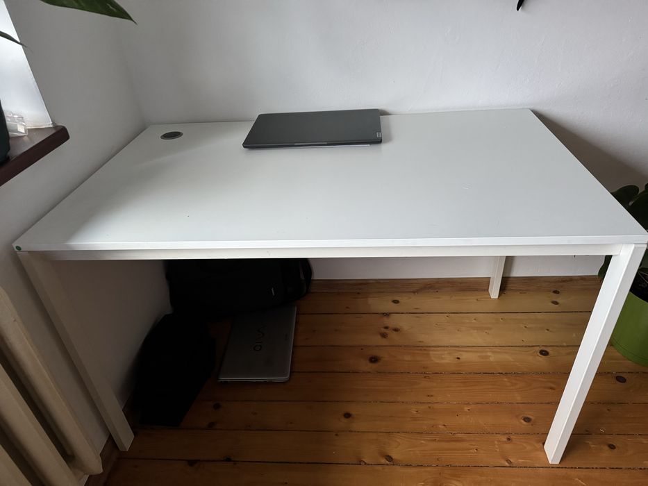 Biurka białe biurowe IKEA