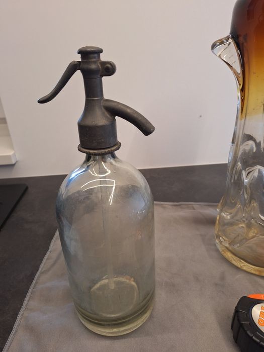 Syfon przedwojenny sygnowany.