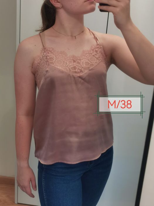 Różowa koszulka na ramiączkach