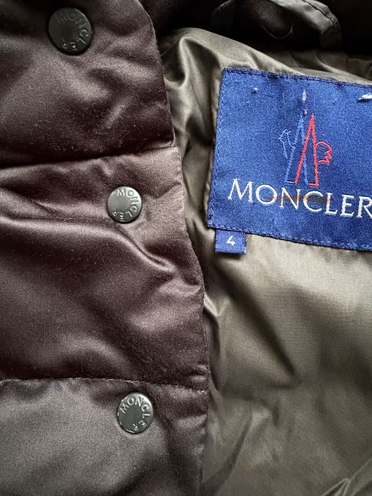 Жіночий пуховик Moncler