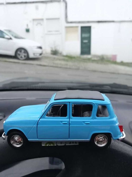 Miniatura Renault 4 L