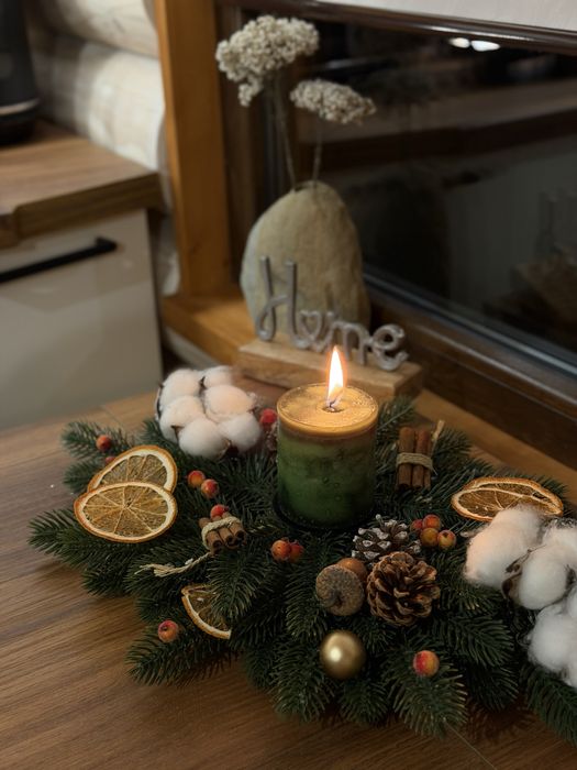 Новорічна декорація на стіл ( свічка до вартості не входить)