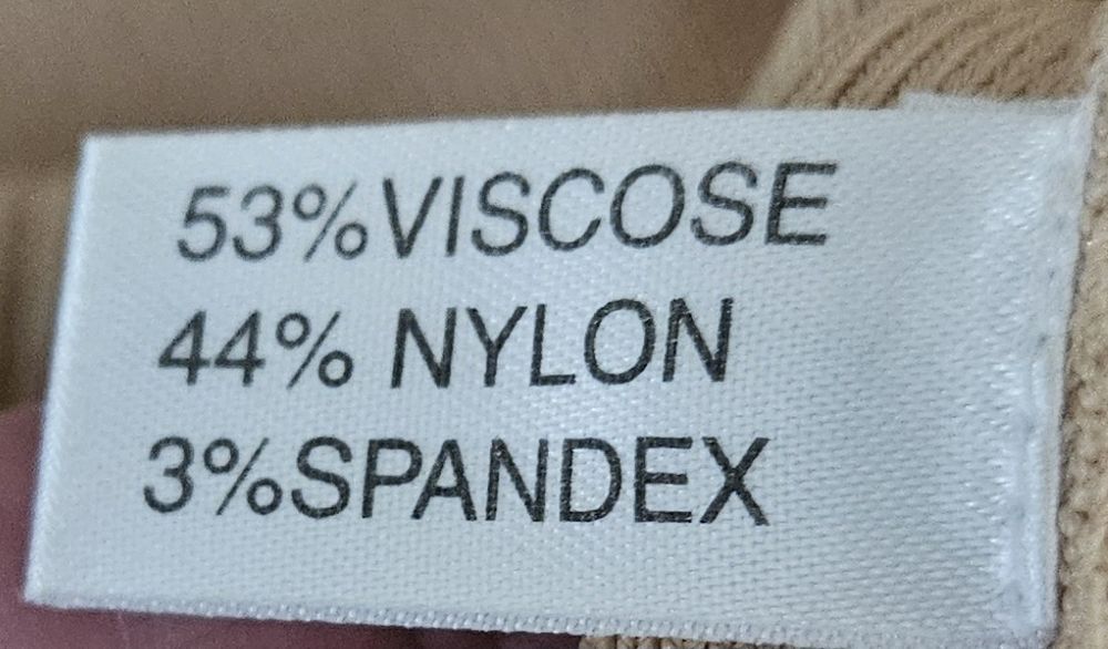 Blusa com aplicações