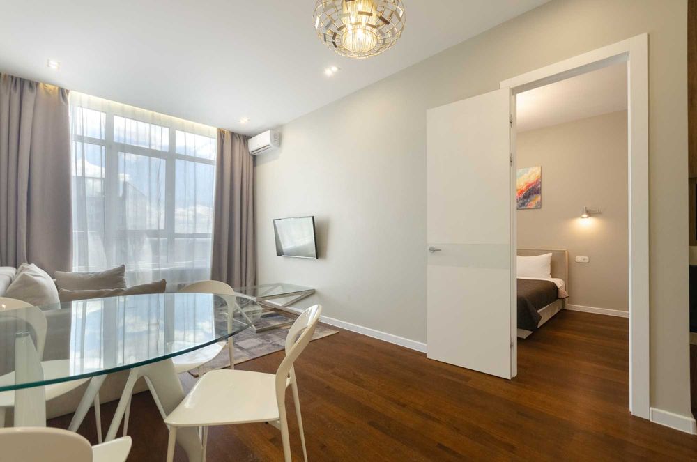 Подобова оренда 2 к.кв.в ЖК «Central Park» вул.Маккейна 7 центр-4-555.biz.ua