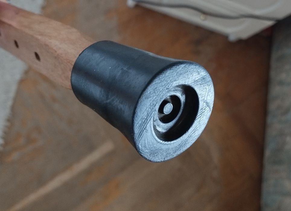 Натуральное дерево, много полезных и красивых вещей