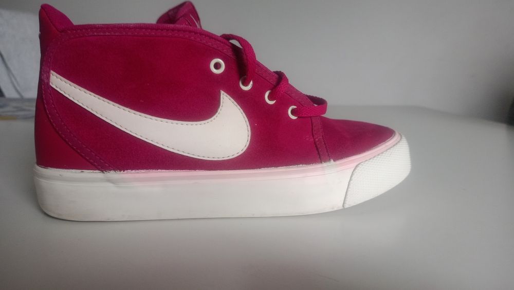 Sprzedam buty sportowe Nike rozmiar 36, 5 trampki  z wysoką  cholewką