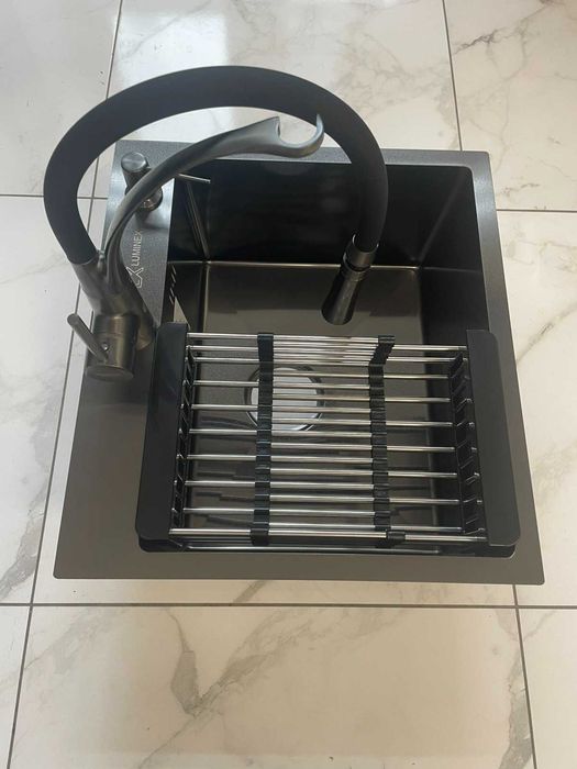 Мийка кухонна Luminex 5045 см чорна та гнучкий змішувач Kroner Ersel